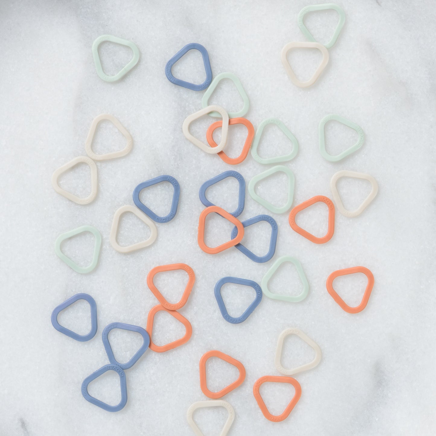 Clover Soft Stitch Markers Triangle (Medium) (Bag of 3)