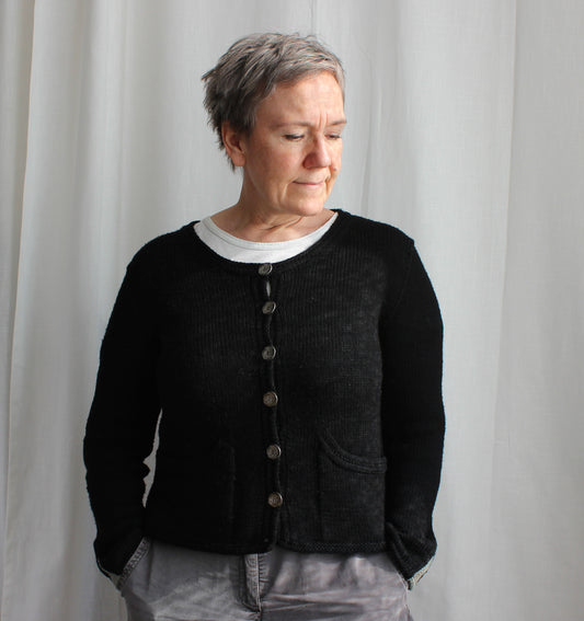 Åsa Tricosa Ziggurats: 16 Elegantly Seamless Knits