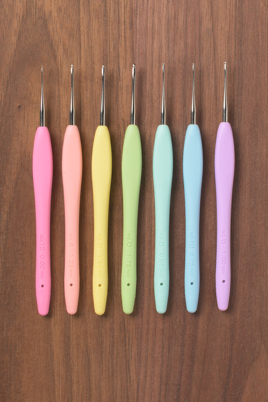 Clover Amour Steel Crochet Hook Set